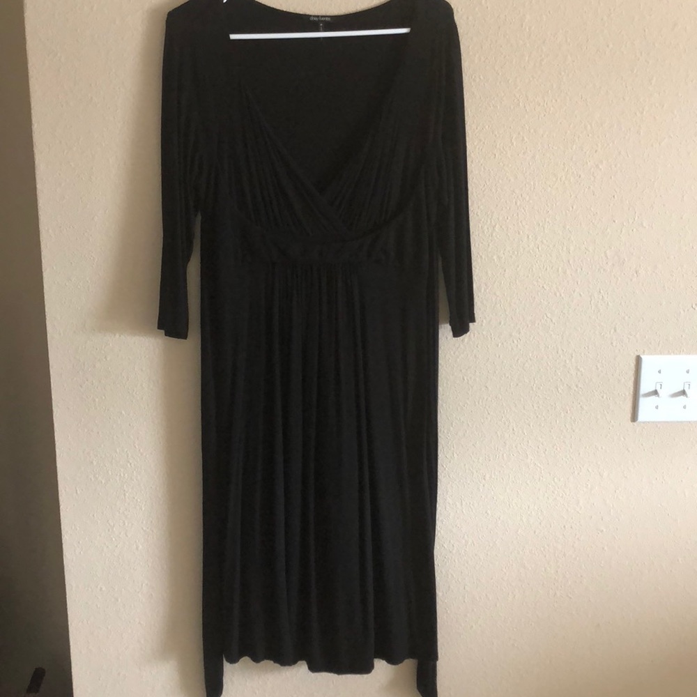 Daisy Fuentes black dress